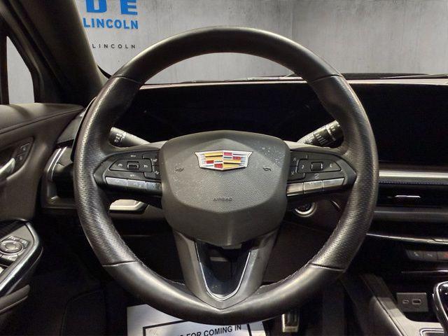 used 2025 Cadillac XT4 car, priced at $38,000