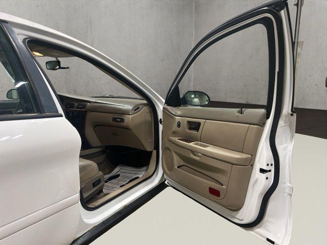 used 2005 Ford Taurus car, priced at $4,000