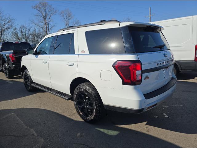 used 2024 Ford Expedition car, priced at $64,000