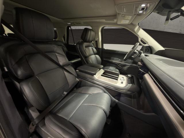 new 2025 Lincoln Navigator car, priced at $98,585