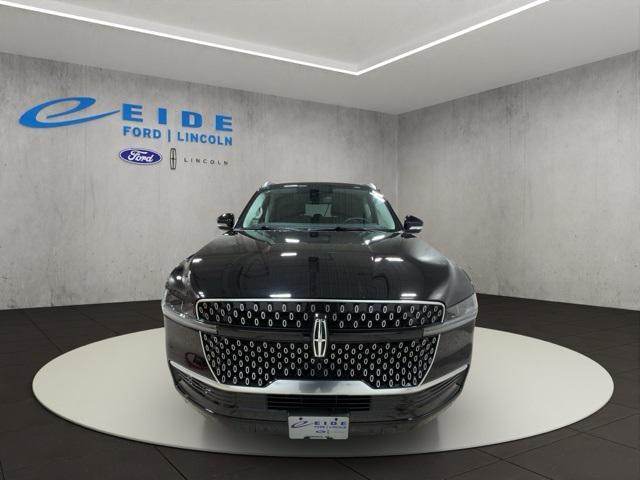 new 2025 Lincoln Navigator car, priced at $98,585