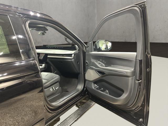 new 2025 Lincoln Navigator car, priced at $106,150