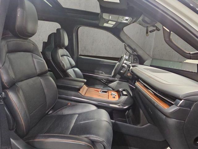 used 2025 Lincoln Navigator car, priced at $98,000