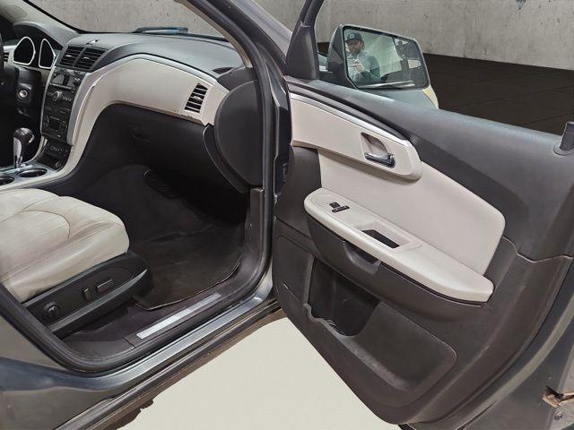 used 2011 Chevrolet Traverse car, priced at $4,000