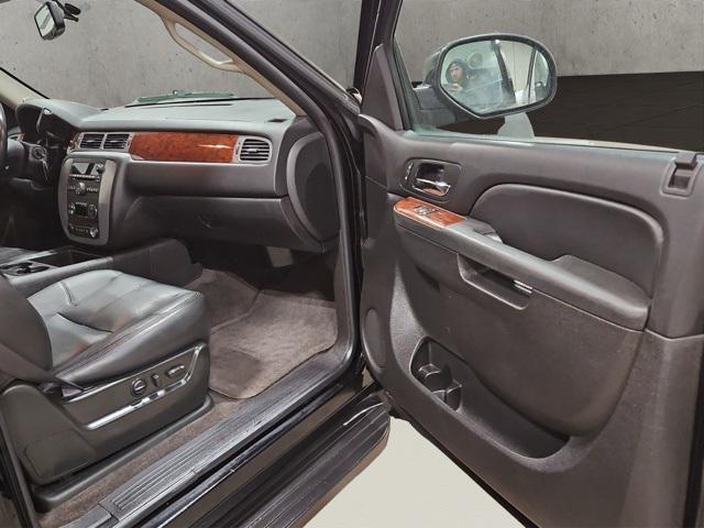 used 2011 GMC Yukon XL car, priced at $9,000