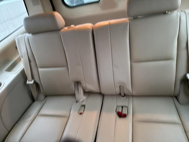 used 2013 Chevrolet Suburban car, priced at $15,000