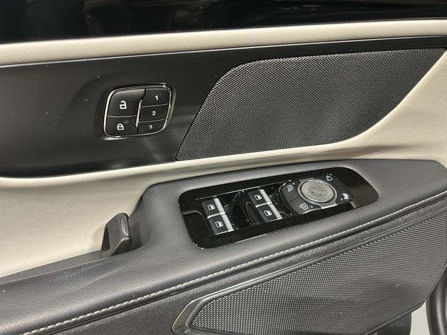 used 2024 Lincoln Nautilus car, priced at $45,000