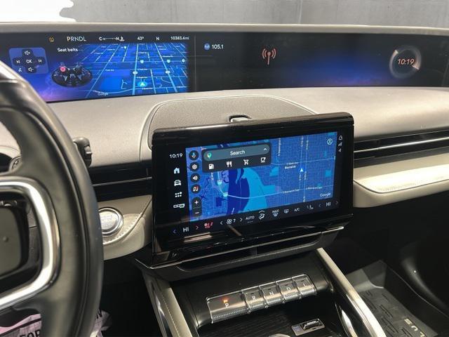 used 2024 Lincoln Nautilus car, priced at $45,000