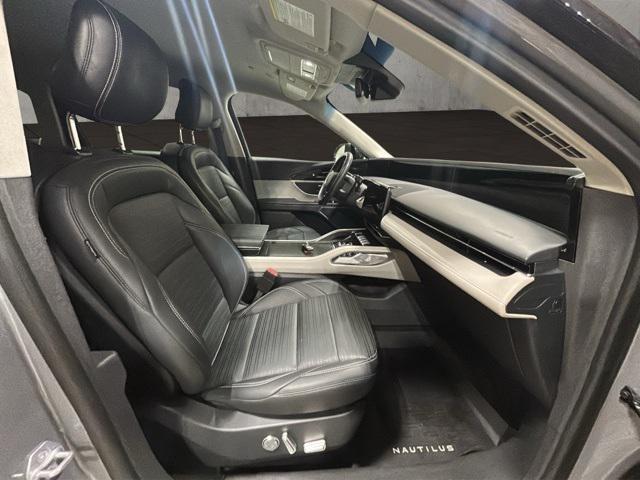 used 2024 Lincoln Nautilus car, priced at $45,000