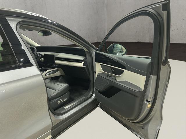 used 2024 Lincoln Nautilus car, priced at $45,000