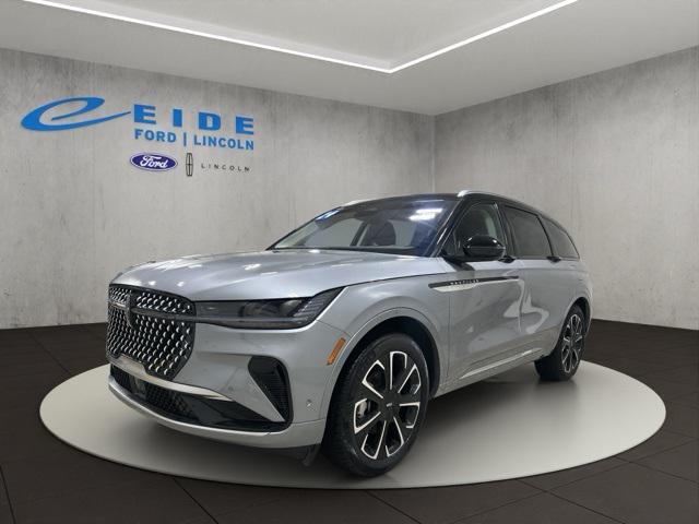 used 2024 Lincoln Nautilus car, priced at $45,000