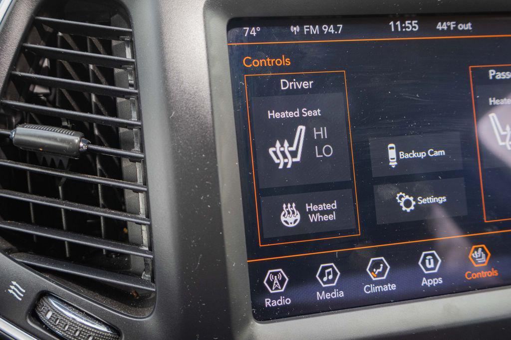 used 2022 Jeep Cherokee car, priced at $17,992