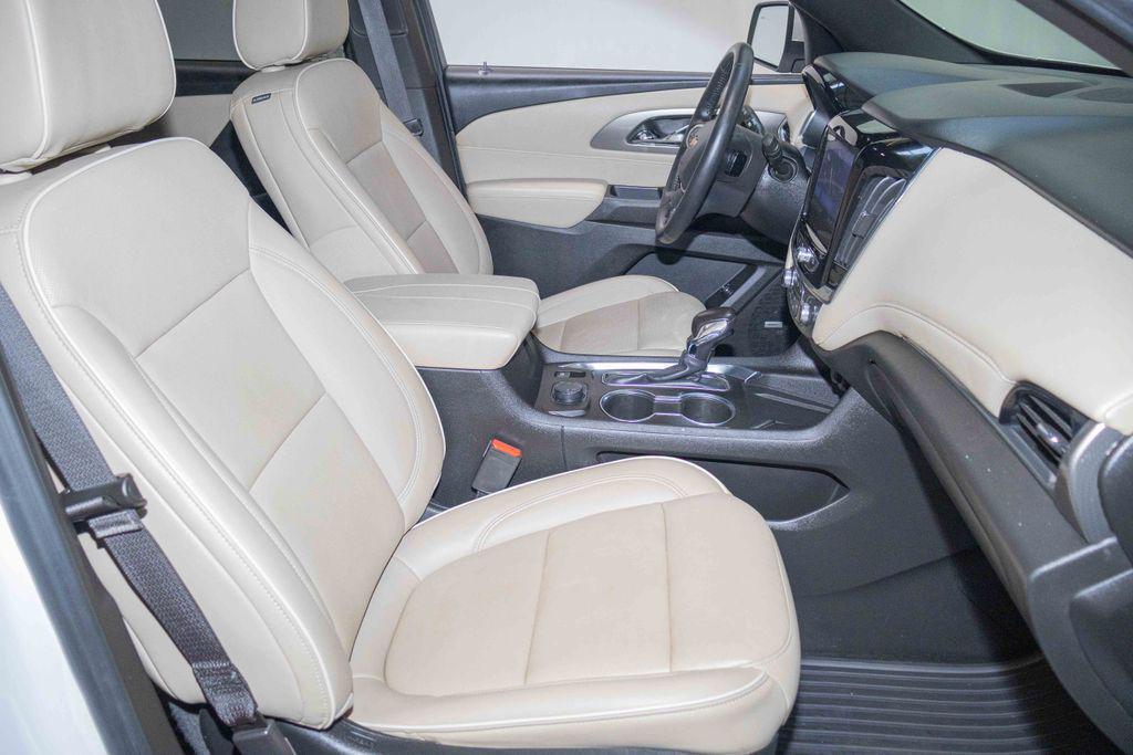 used 2022 Chevrolet Traverse car, priced at $29,960