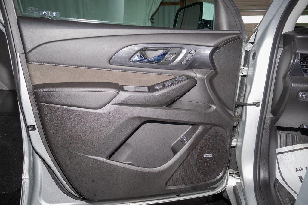 used 2020 Chevrolet Traverse car, priced at $26,246