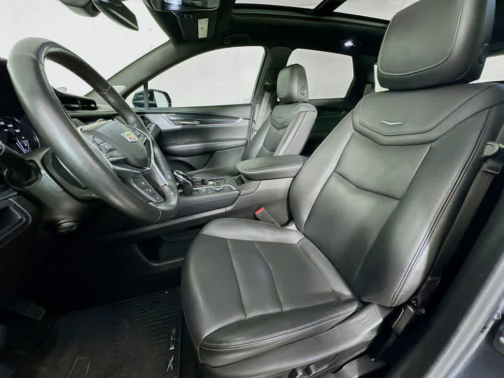used 2023 Cadillac XT5 car, priced at $28,206