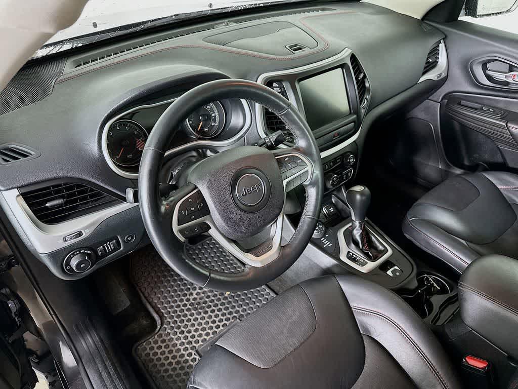 used 2015 Jeep Cherokee car, priced at $11,219
