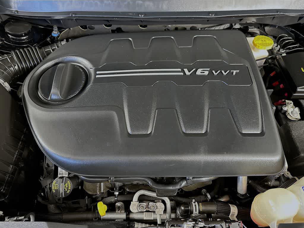 used 2019 Jeep Cherokee car, priced at $15,293