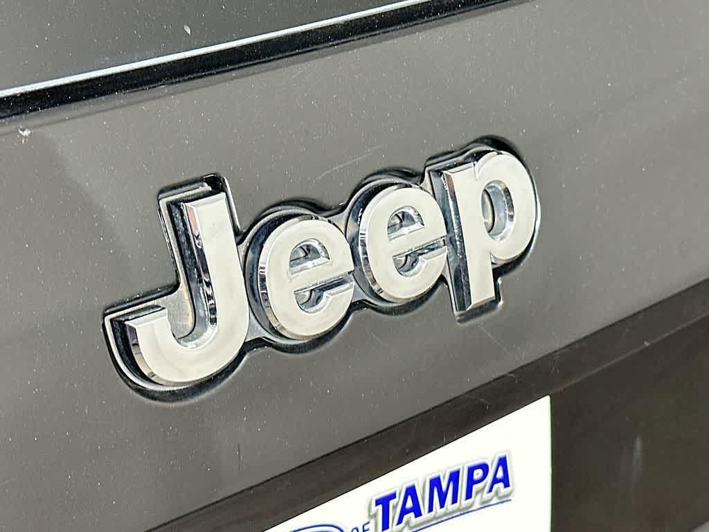 used 2019 Jeep Cherokee car, priced at $15,293