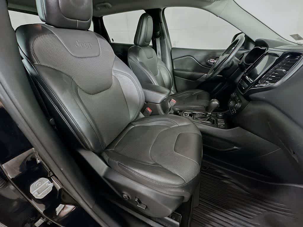used 2019 Jeep Cherokee car, priced at $15,293