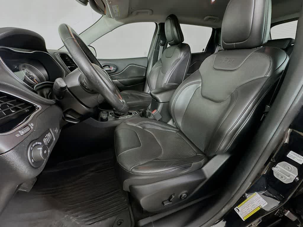 used 2019 Jeep Cherokee car, priced at $15,293