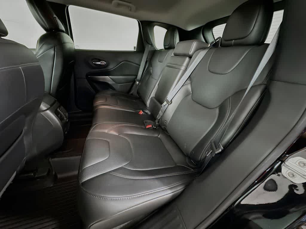 used 2019 Jeep Cherokee car, priced at $15,293