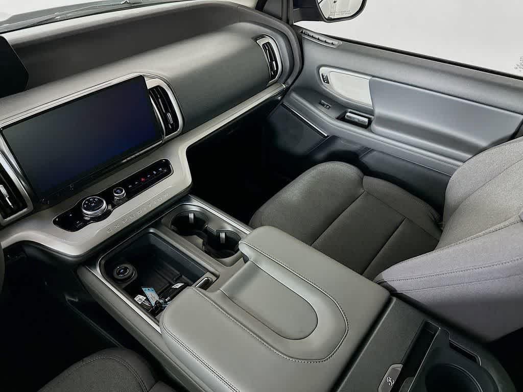 new 2026 Ford Expedition car, priced at $58,389