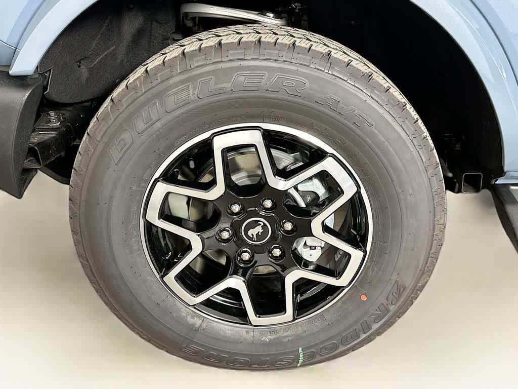 new 2025 Ford Bronco car, priced at $48,564