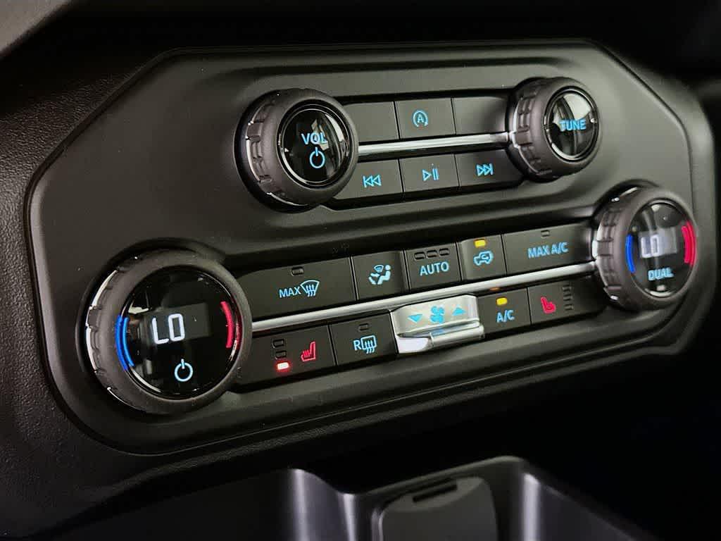 new 2025 Ford Bronco car, priced at $39,673