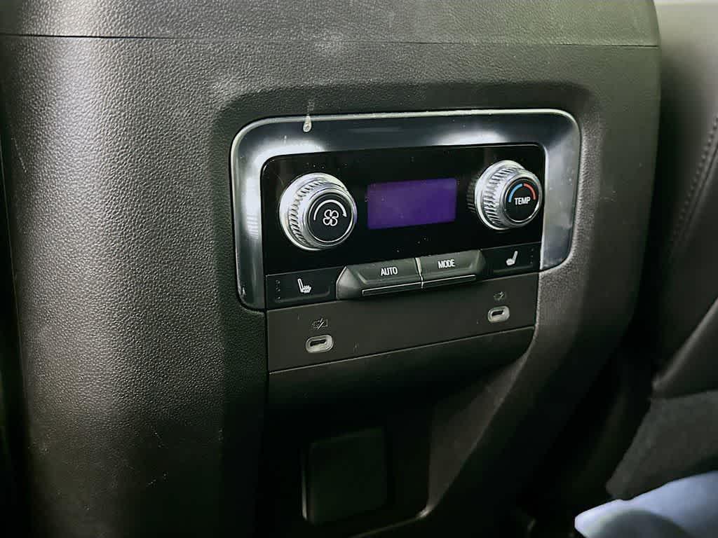 used 2021 GMC Yukon car, priced at $45,325