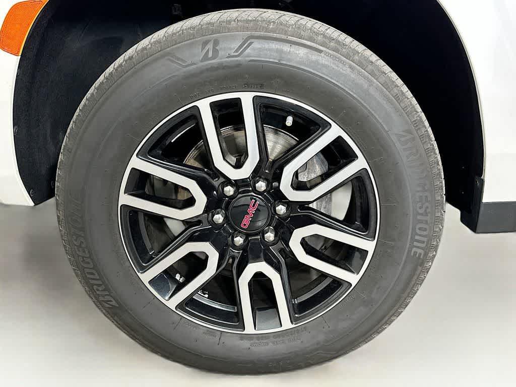 used 2021 GMC Yukon car, priced at $45,325