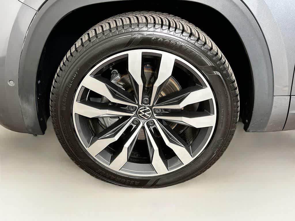 used 2021 Volkswagen Atlas car, priced at $29,998