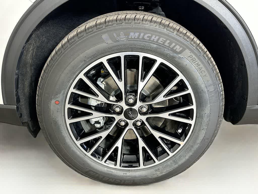 new 2025 Ford Escape PHEV car, priced at $31,890