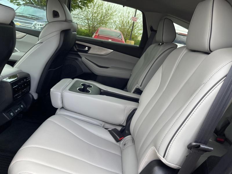 used 2023 Acura MDX car, priced at $44,074