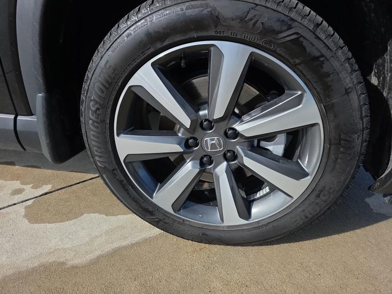 used 2025 Honda Pilot car, priced at $52,999