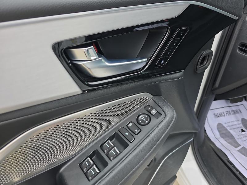 used 2023 Acura MDX car, priced at $41,999