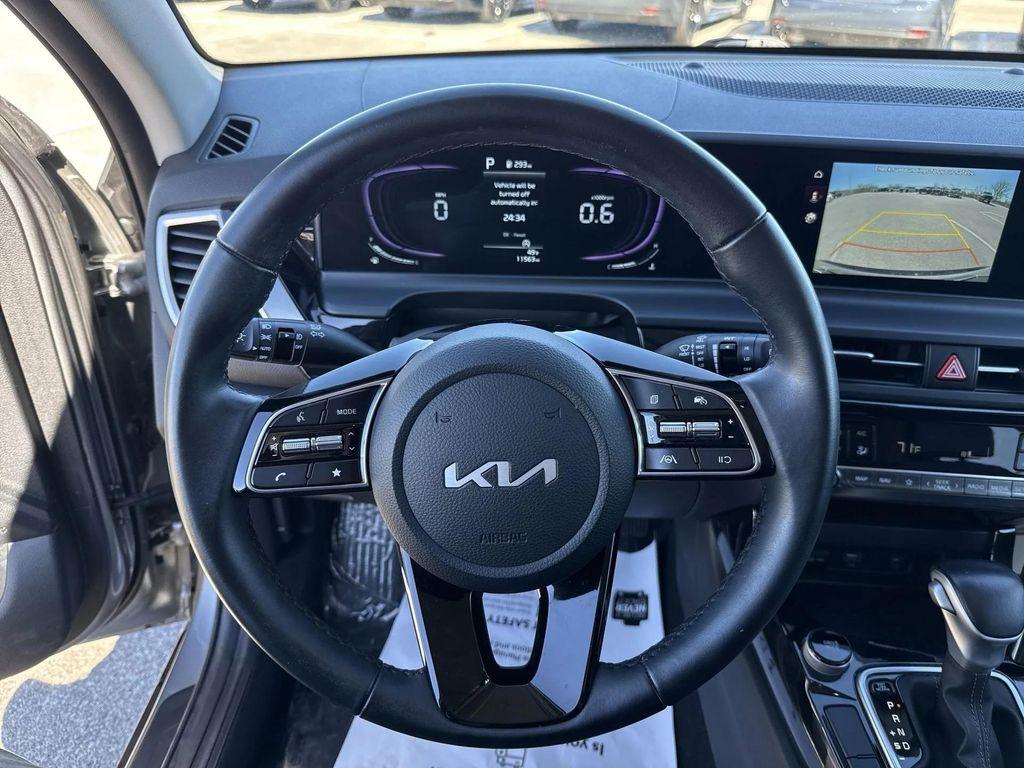 used 2025 Kia Seltos car, priced at $21,991