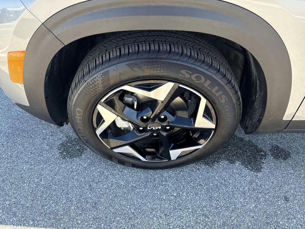 used 2025 Kia Seltos car, priced at $21,991