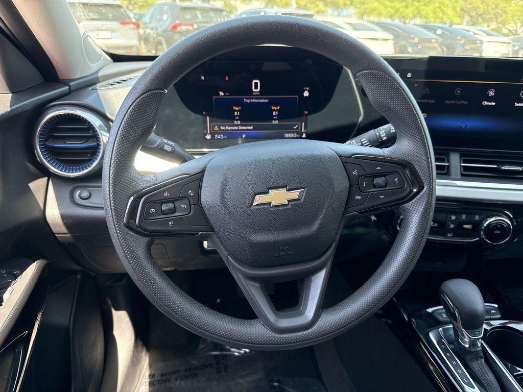 used 2025 Chevrolet Trax car, priced at $22,991