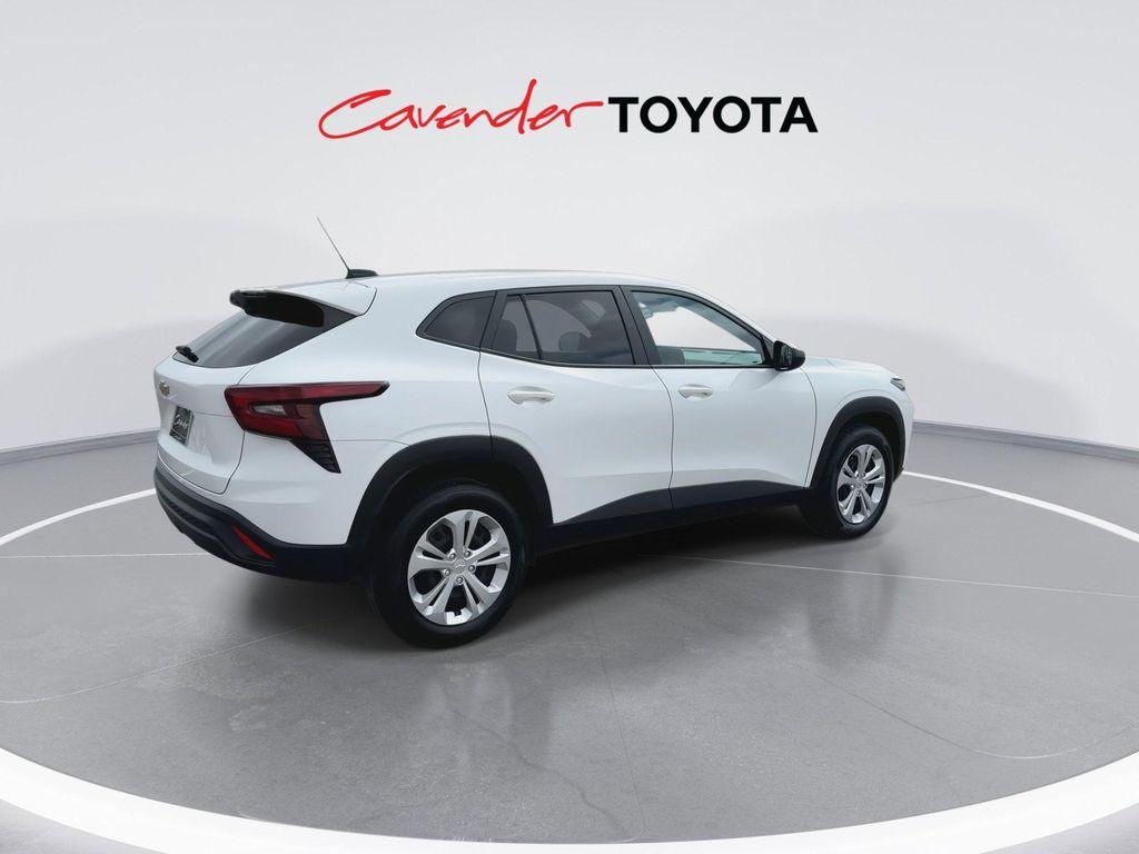 used 2025 Chevrolet Trax car, priced at $20,817