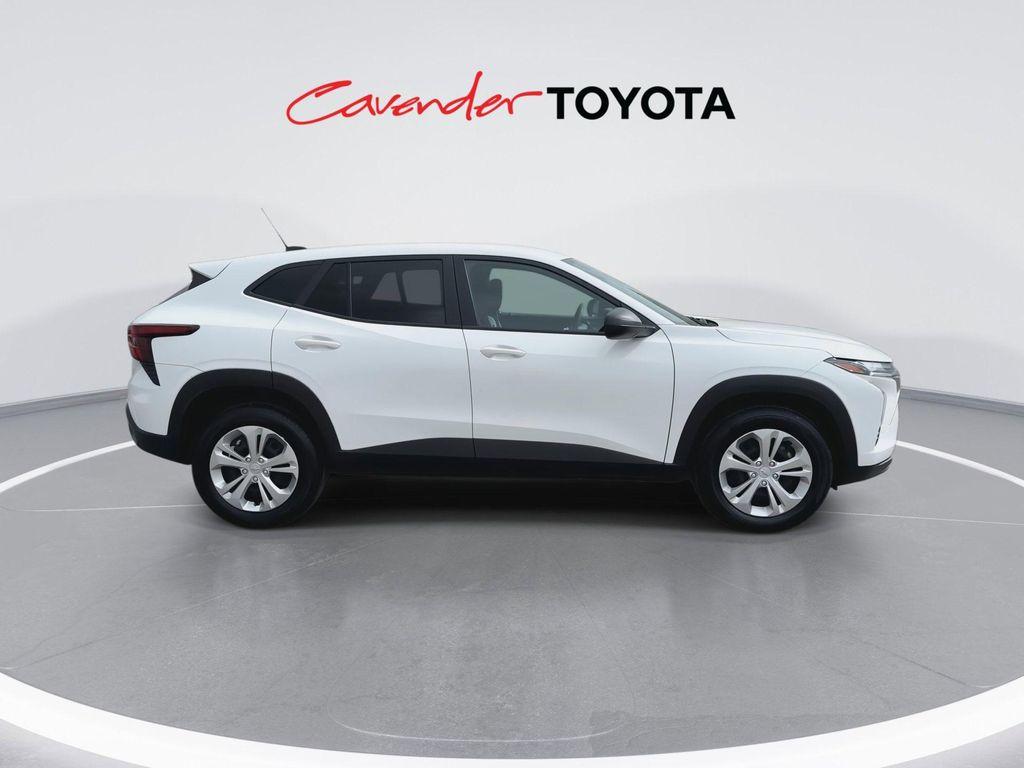 used 2025 Chevrolet Trax car, priced at $20,817