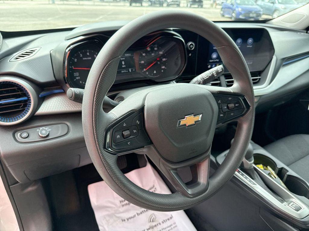 used 2025 Chevrolet Trax car, priced at $20,817