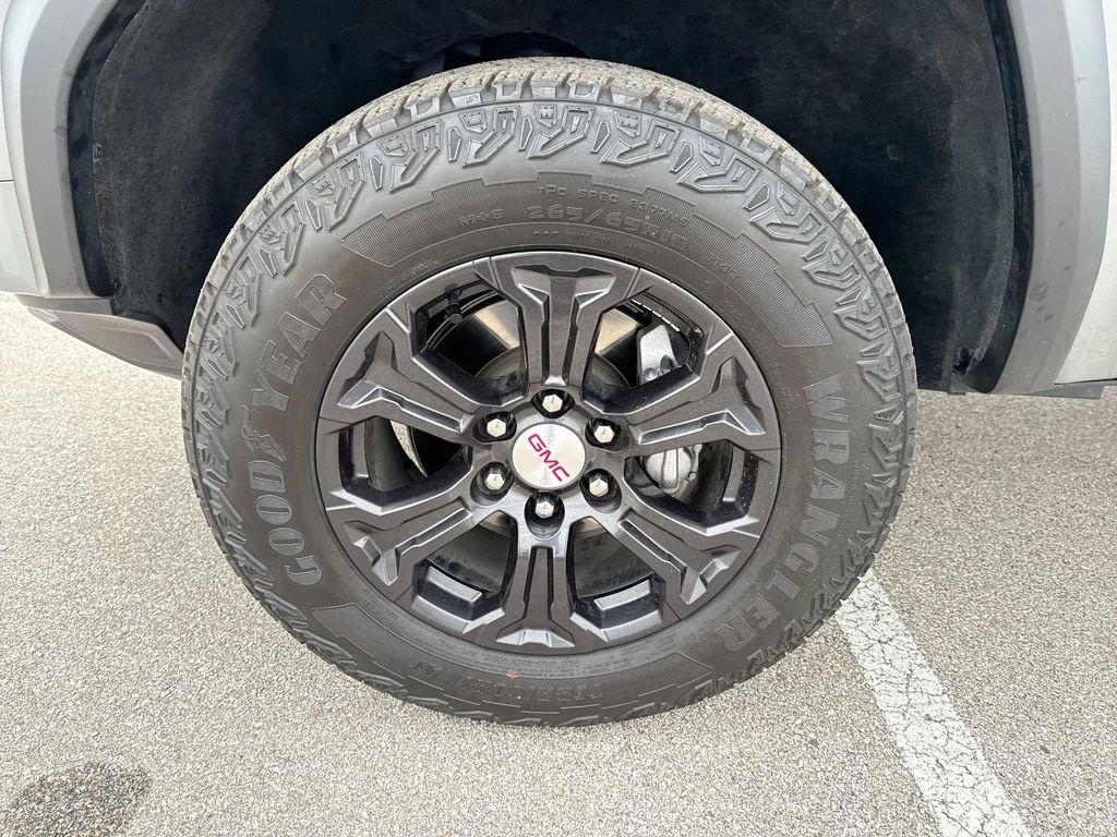 used 2024 GMC Canyon car, priced at $34,991