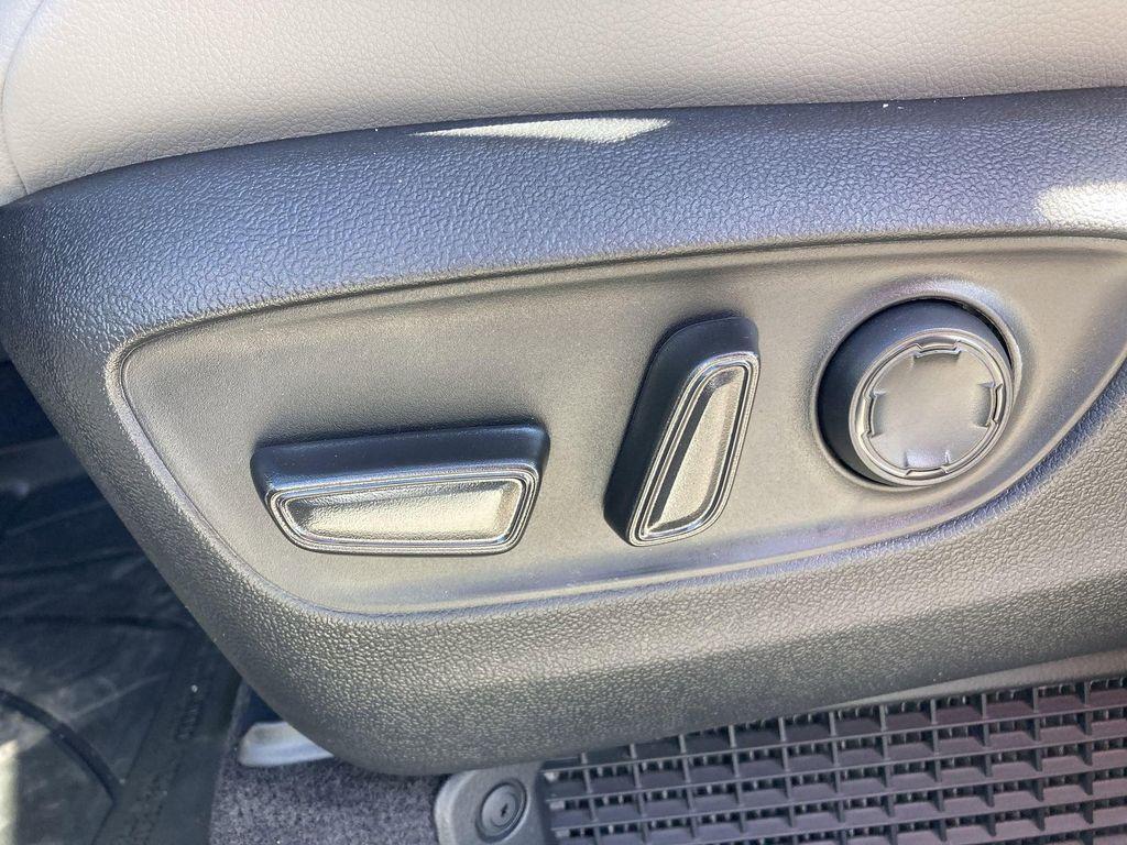 used 2026 Toyota Sienna car, priced at $49,992