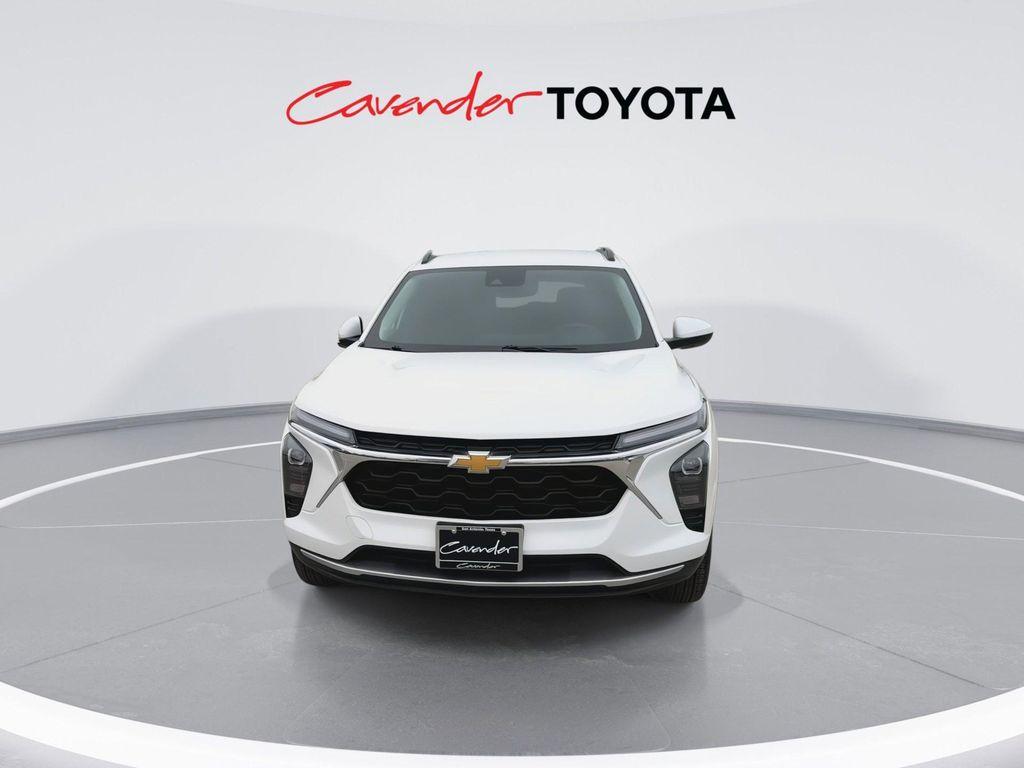 used 2025 Chevrolet Trax car, priced at $20,817