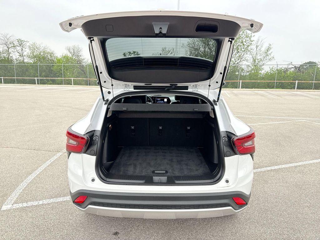 used 2025 Chevrolet Trax car, priced at $20,817