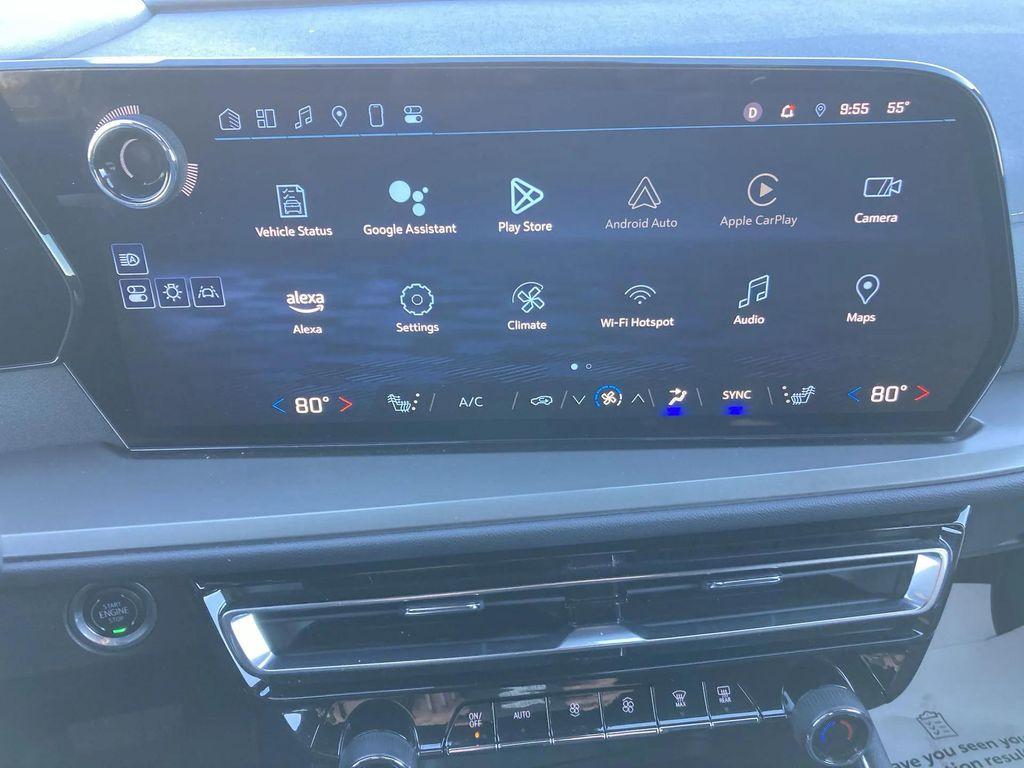 used 2024 Chevrolet Traverse car, priced at $34,991