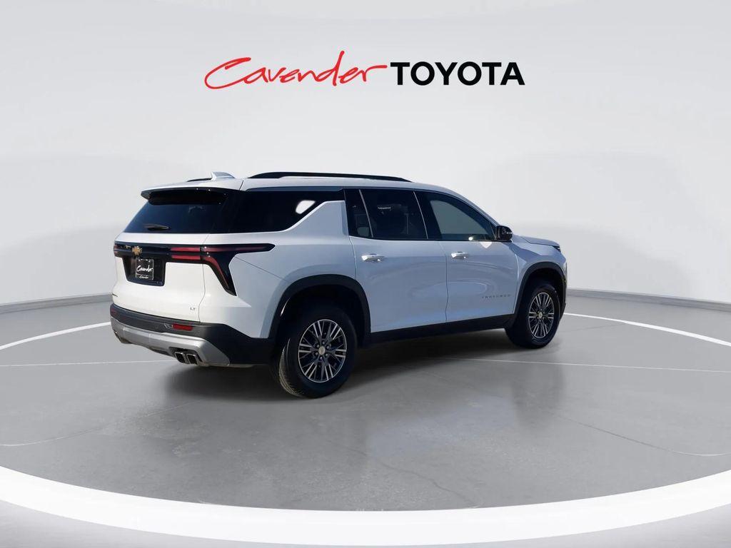 used 2024 Chevrolet Traverse car, priced at $34,991