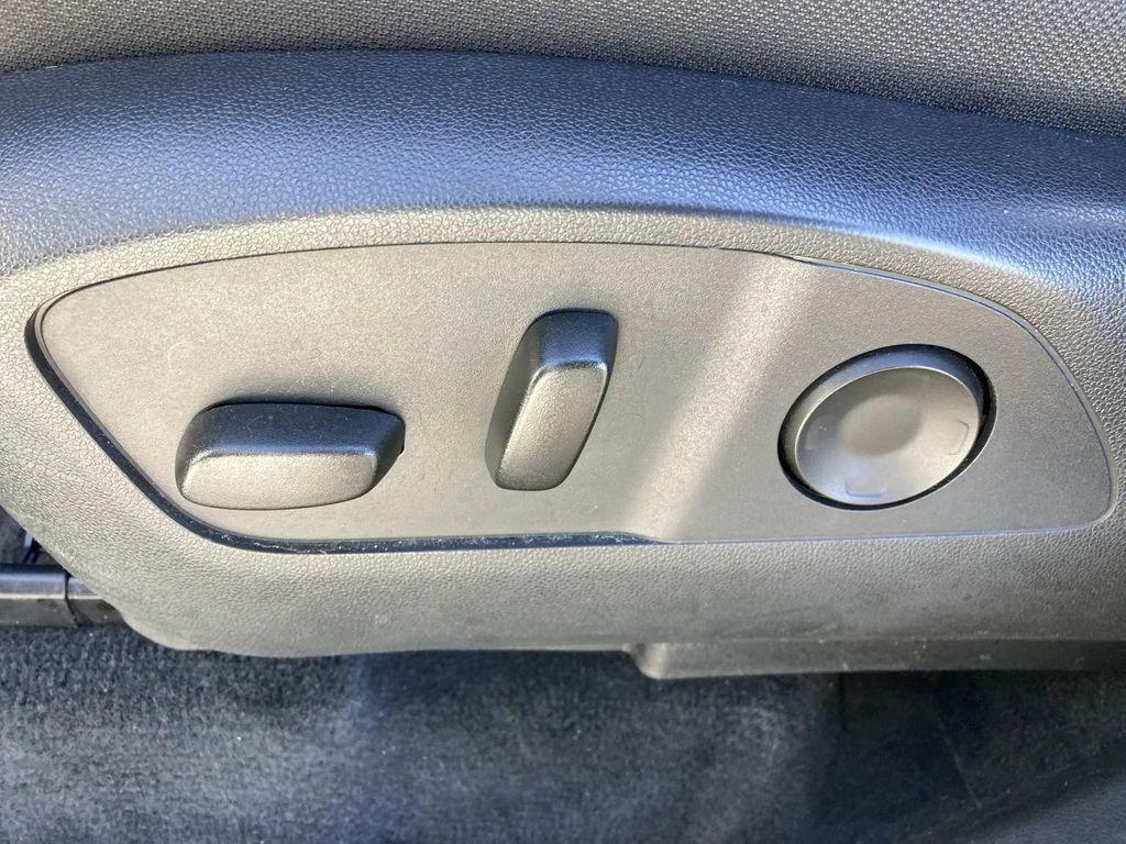 used 2024 Chevrolet Traverse car, priced at $34,991