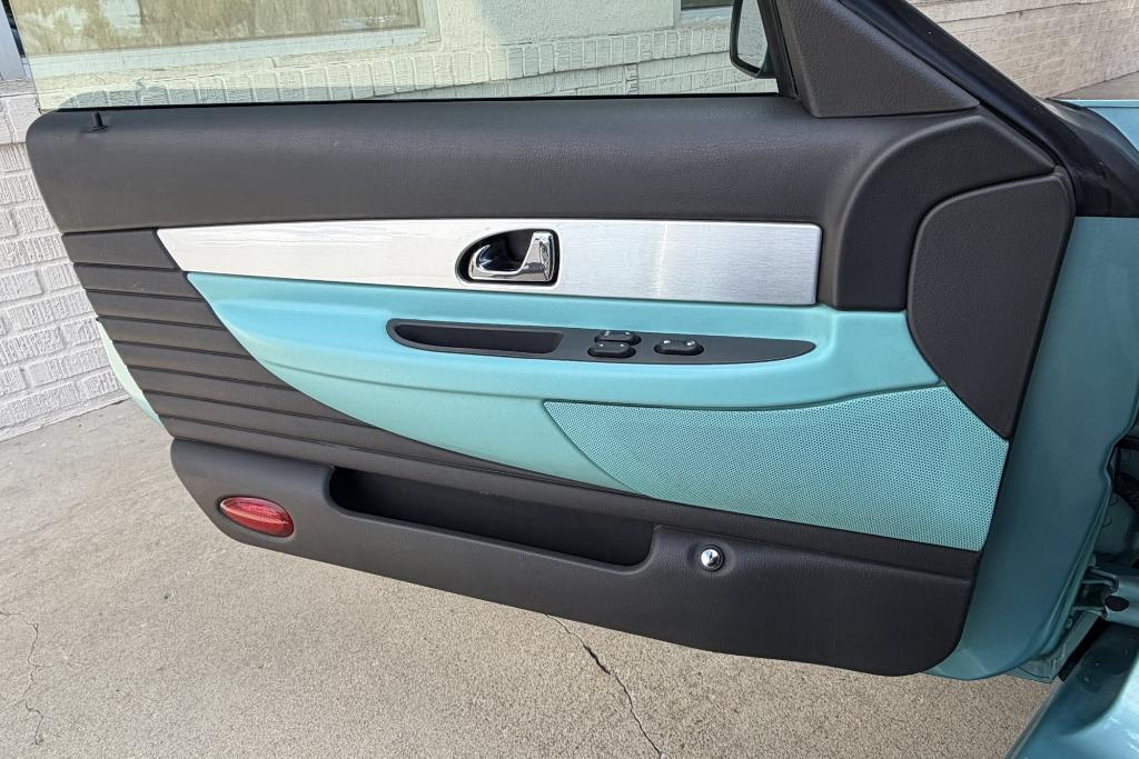 used 2002 Ford Thunderbird car
