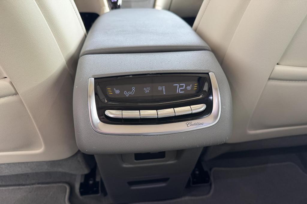 used 2024 Cadillac XT6 car